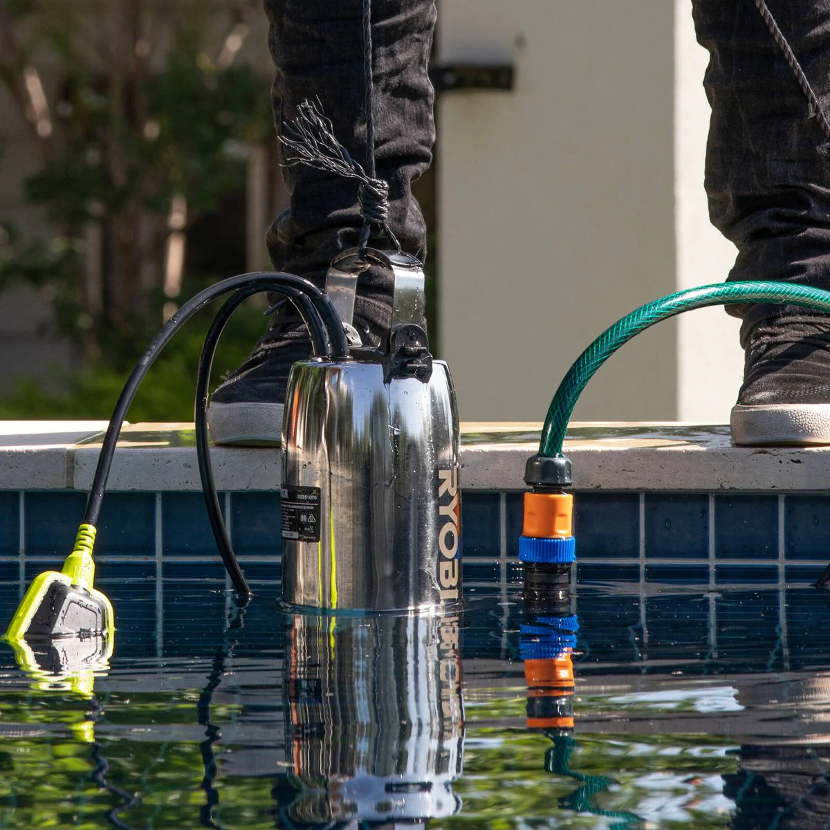Ryobi 750W Stainless Steel Submersible Pump RACSUP22 - Dirty Water Transfer - 7m Immersion Depth - Image 3