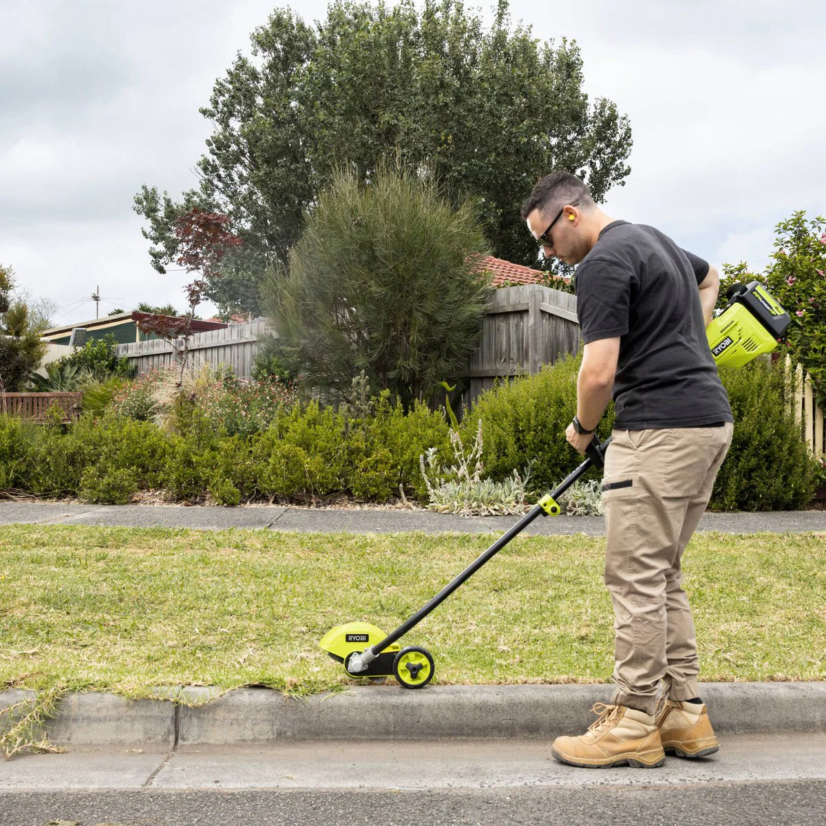 Ryobi Expand It Edger Attachment REEDGA20 - 204mm Blade - Adjustable Depth - Image 2