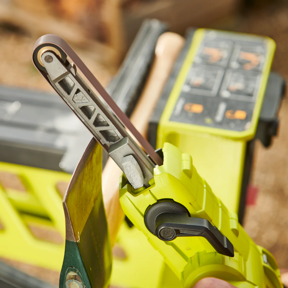 Ryobi Power File - 400mm - Variable Speed - Tool Only - Image 4