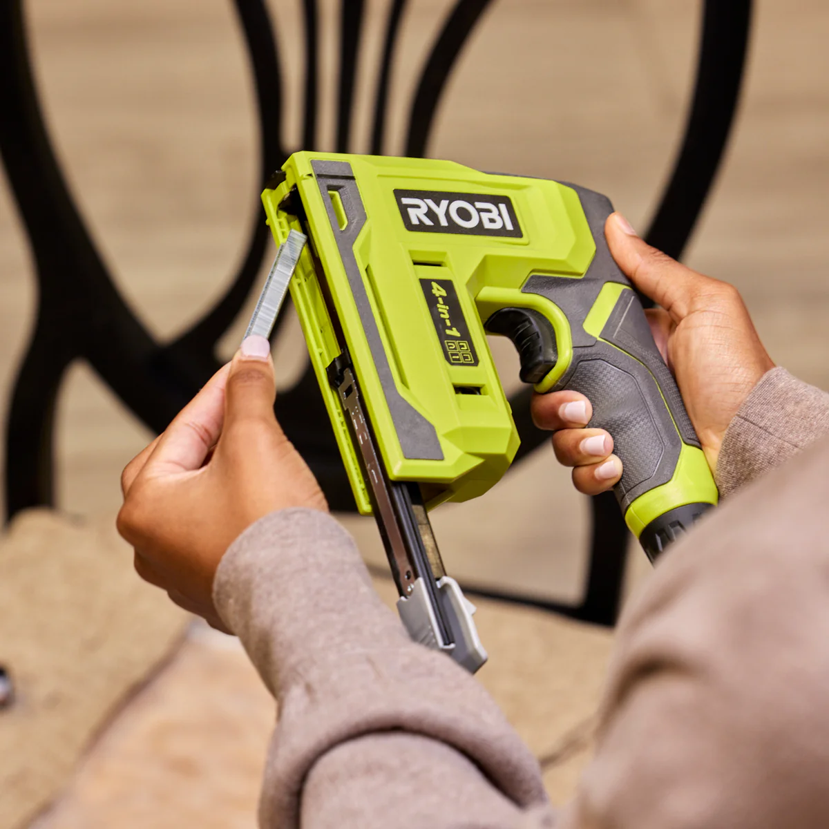 Ryobi USB Lithium 4-in-1 Stapler RST4K - 2Ah Kit - 173mm x 58mm x 225mm - Lightweight - Image 4