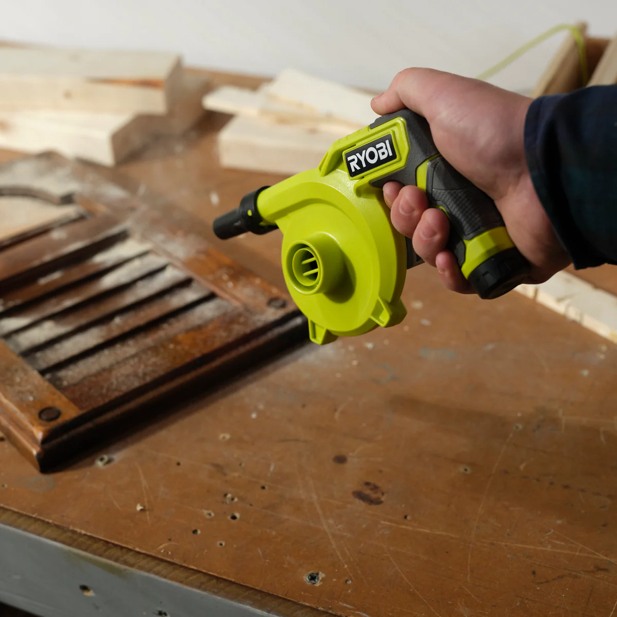 Ryobi USB Lithium High Volume Inflator 2Ah Kit - 453L/min Airflow - Compact - Image 5