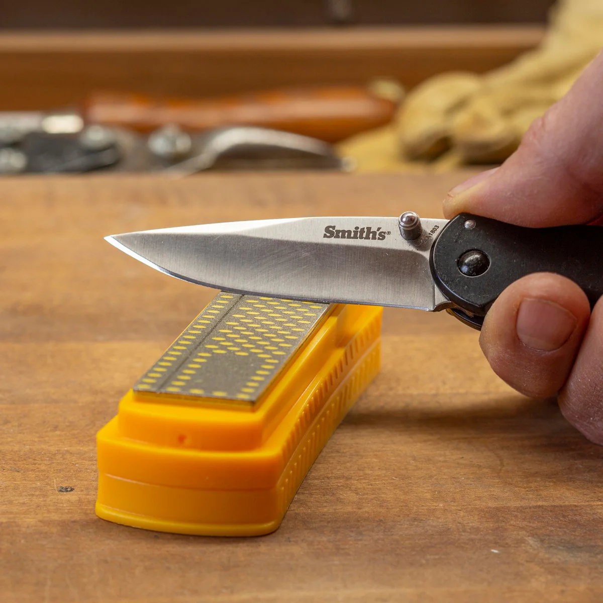 Smith S 4" Diamond Sharpening Stone Coarse - Interrupted Surface - Micro-Tool Pad - Image 4