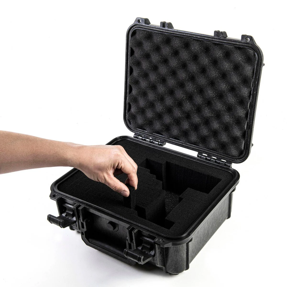 Tactix Black Extra Large Tough Case - 482mm x 370mm x 190mm - Water Resistant - Image 4