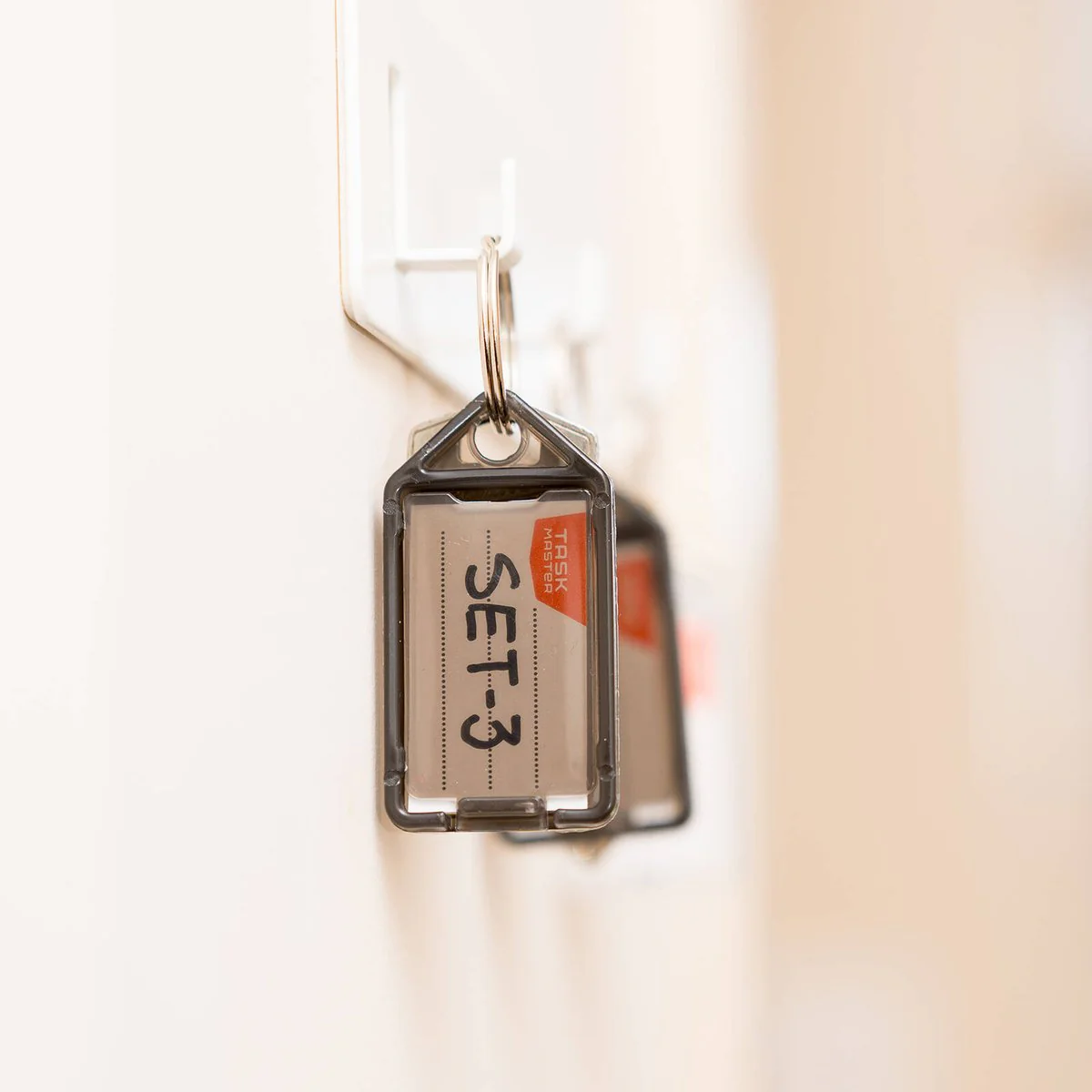 Taskmaster Black Key Tags - 50 Pack - 56x29x6mm - Easy Labelling - Image 5