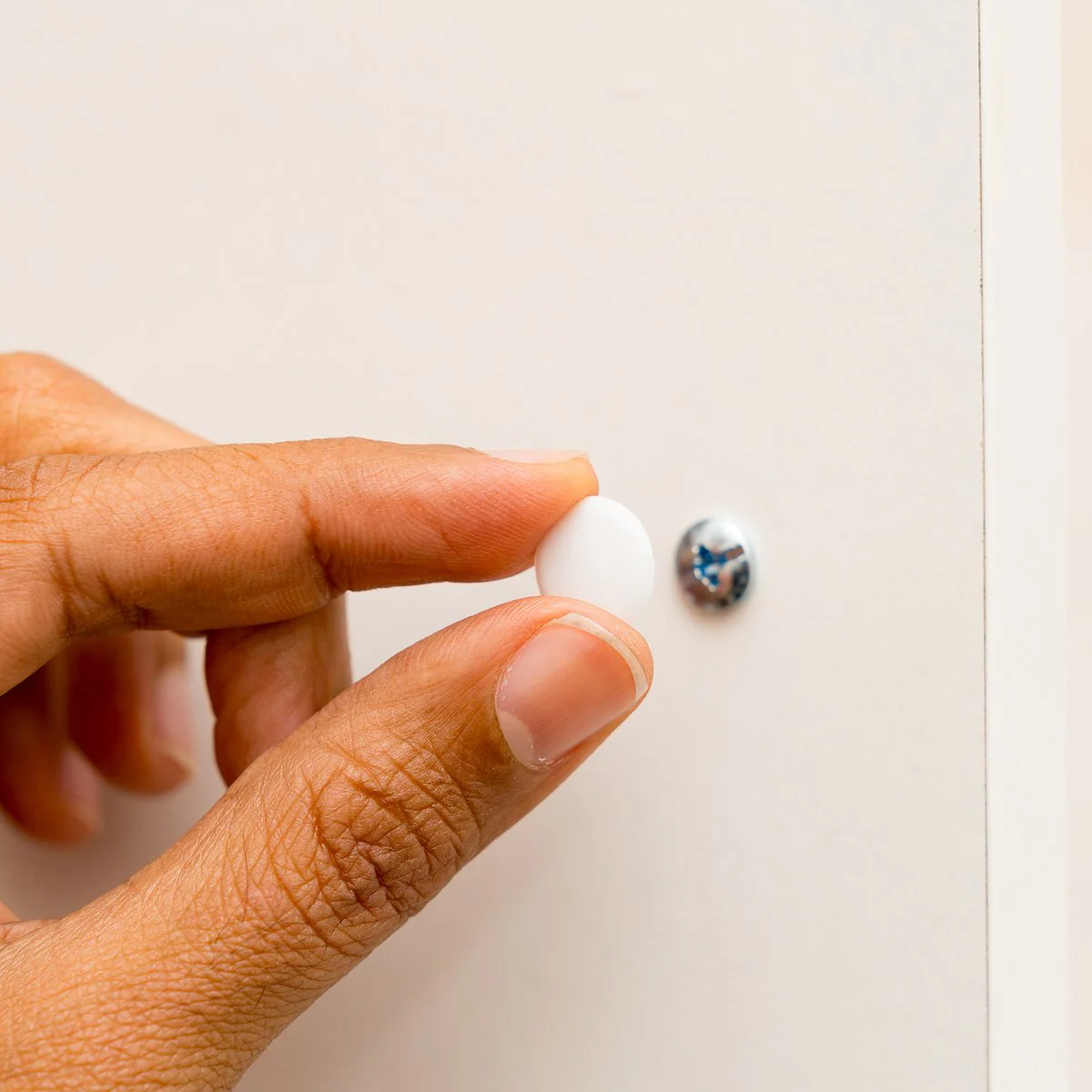 Taskmaster Screw Caps - 10mm - White - 250 Pack - Durable Plastic - Image 4