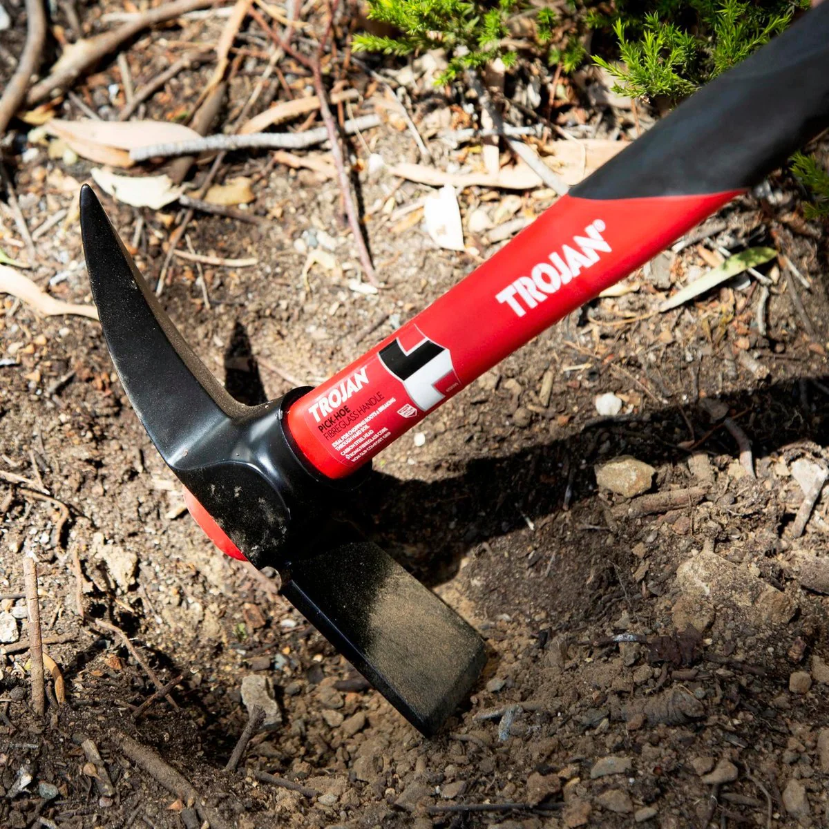 Trojan Pick Hoe - 240mm - Carbon Steel - Non-Slip Grip - Image 3